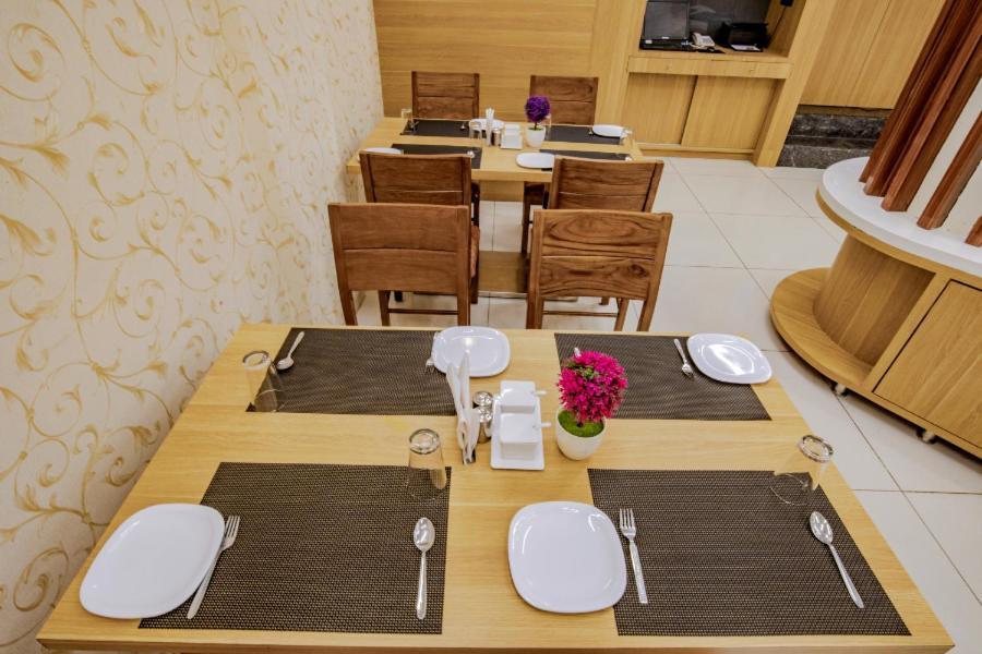 Hotel Nexus Rajkot Exterior photo